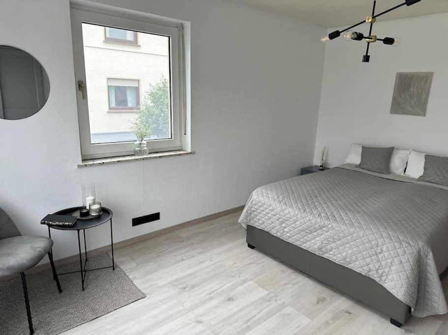 Helle Wohnung Prath Bagian luar foto